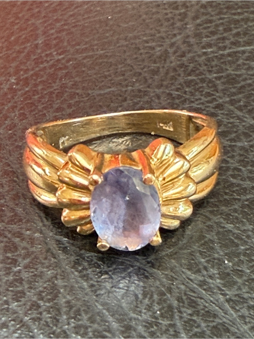 Vintage well made 14k tanzanite ring lilac